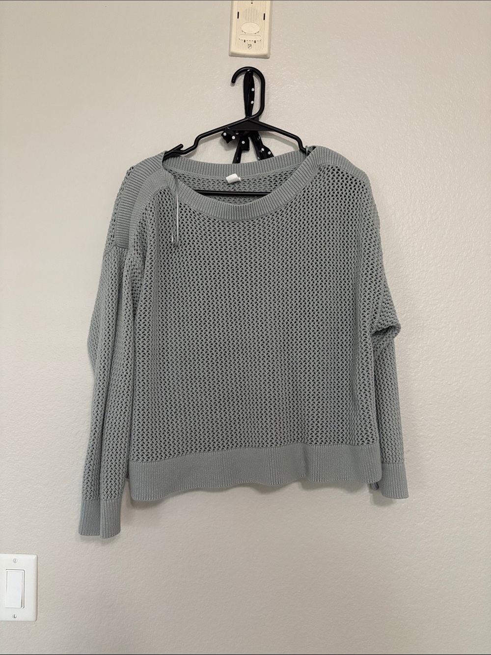 Old Navy Light Gray Open-Knit Crewneck Sweater